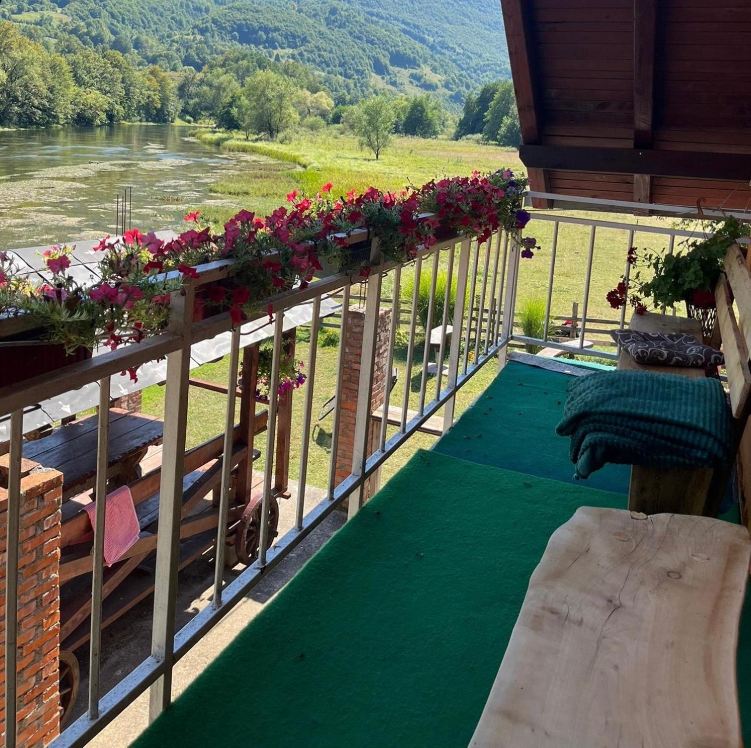Bed And Breakfast Family Djukic Sipovo Kültér fotó