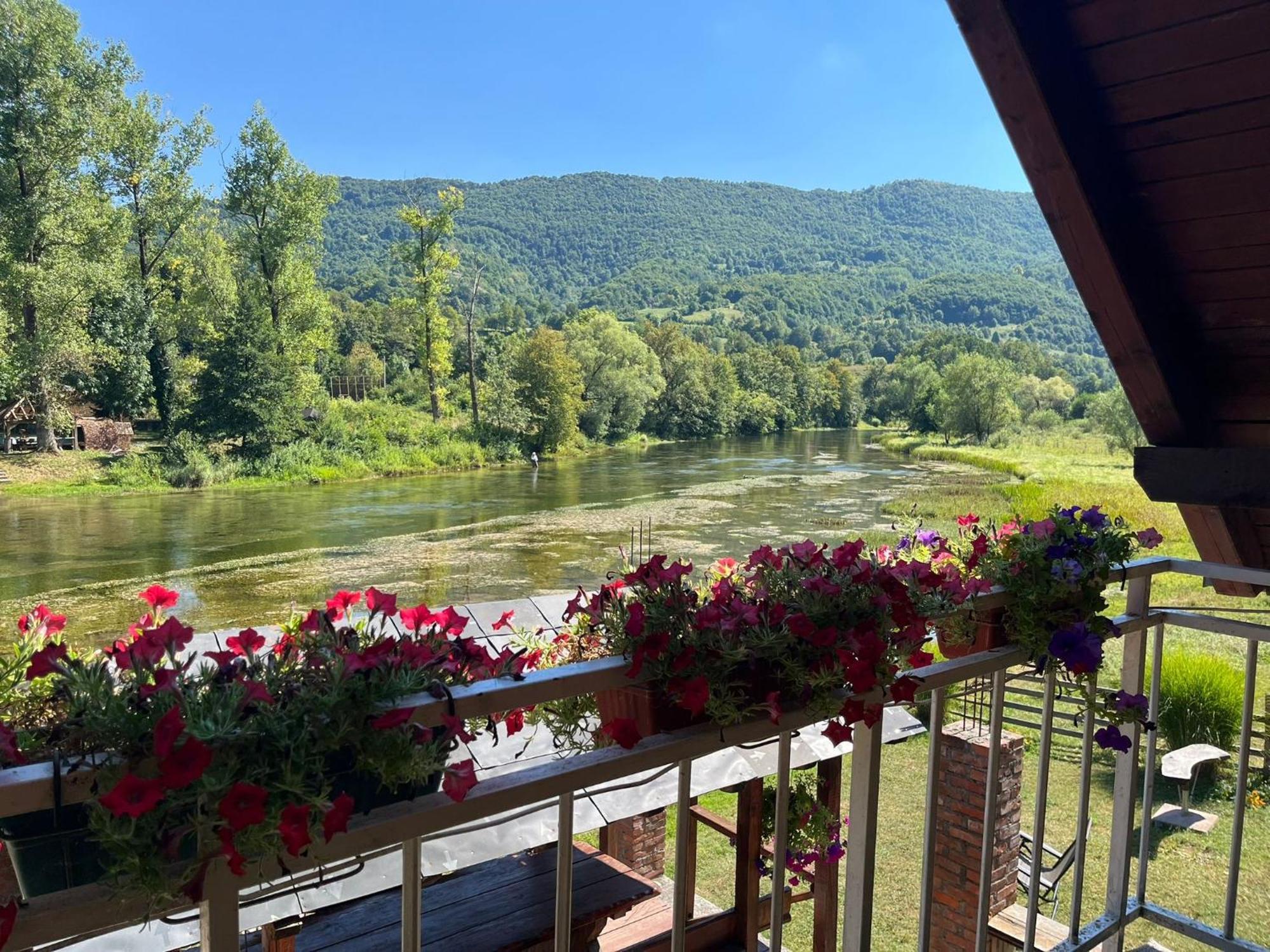 Bed And Breakfast Family Djukic Sipovo Kültér fotó