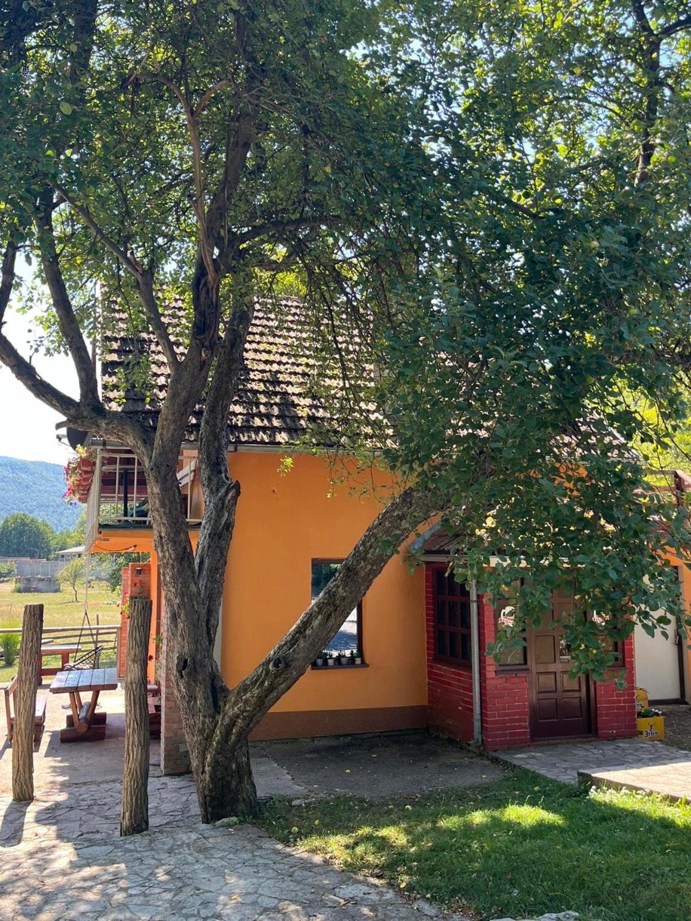 Bed And Breakfast Family Djukic Sipovo Kültér fotó